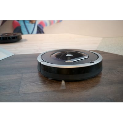 iRobot Roomba 692 Robot Vacuum